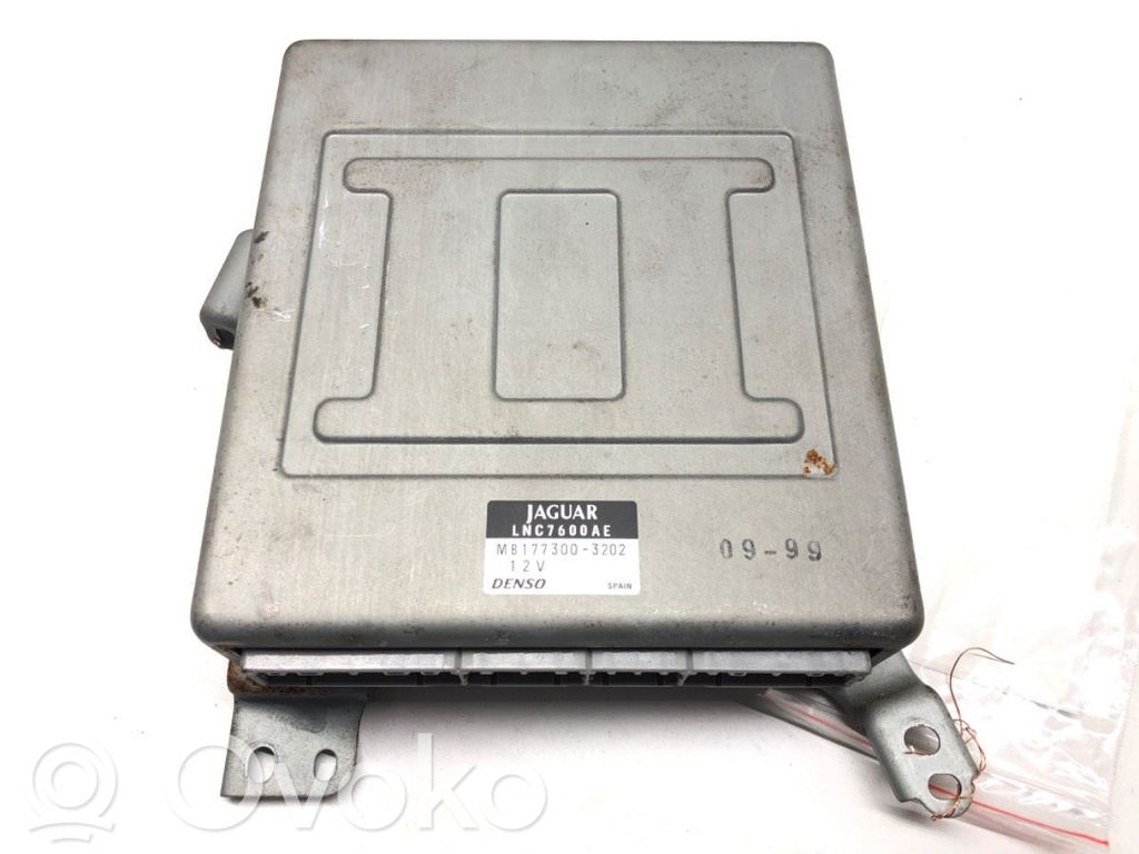 Engine control unit/module ECU   MB1773003202