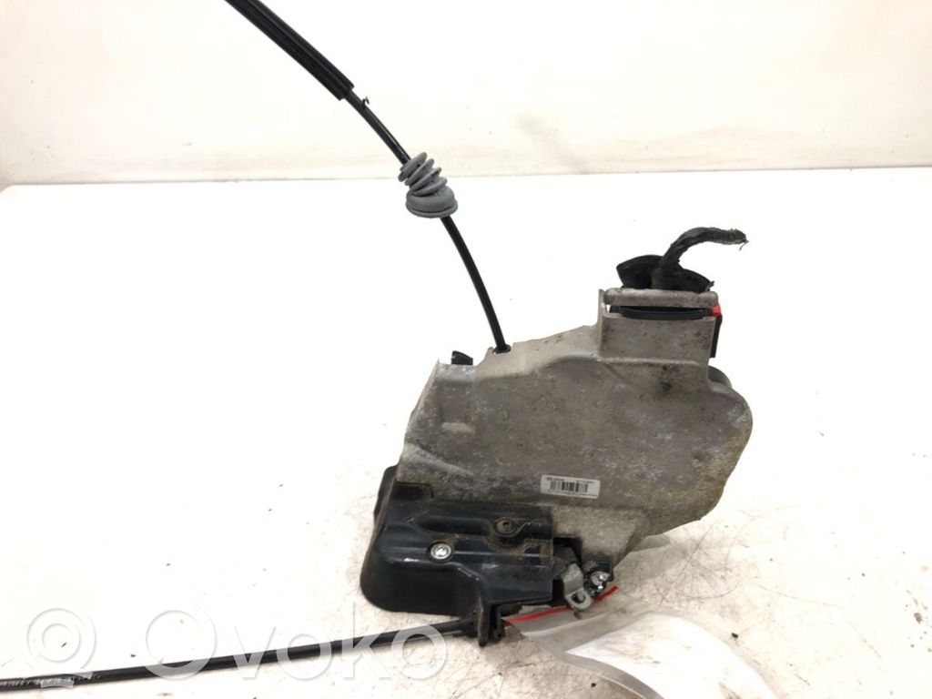 Volvo V50 Front door lock 