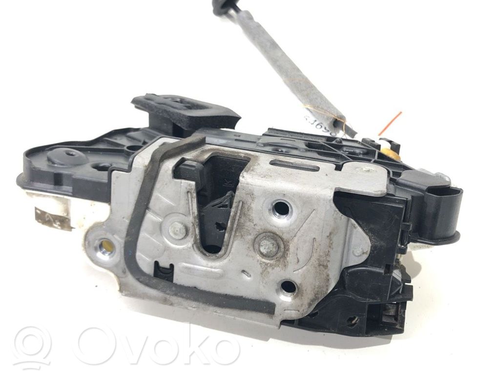 Skoda Rapid (NH) Zamek drzwi przednich 