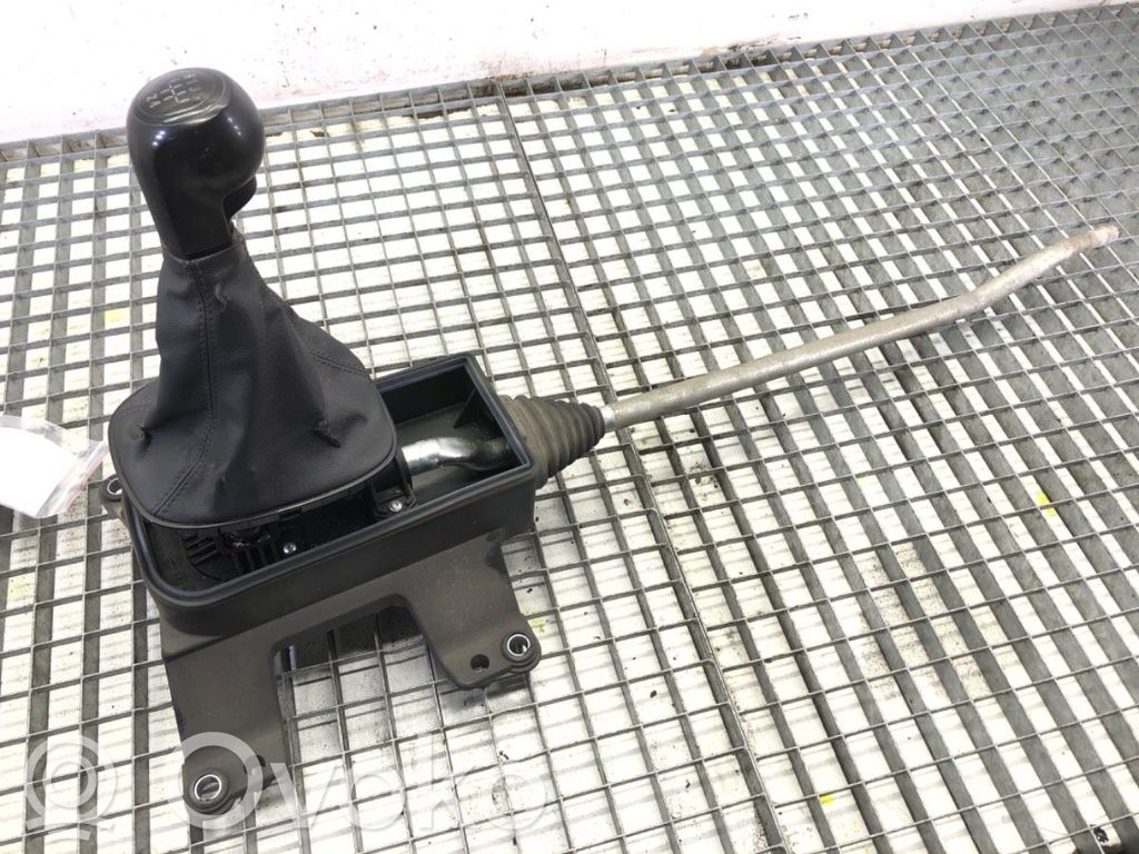 Opel Corsa D Levier de changement de vitesse 