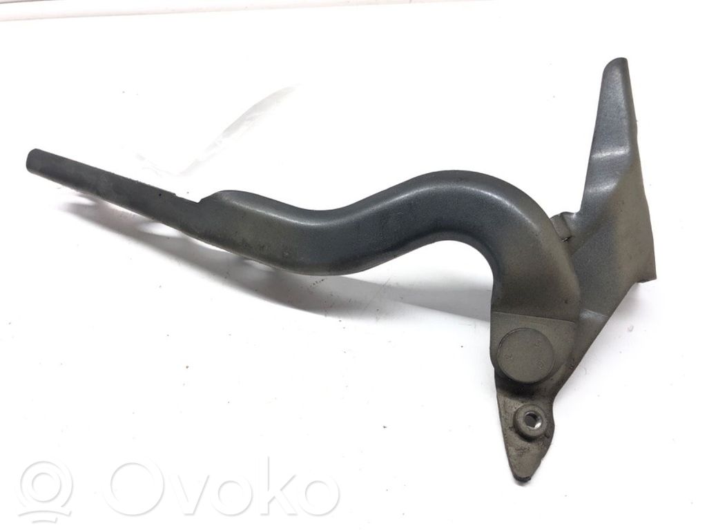 Engine bonnet/hood hinges