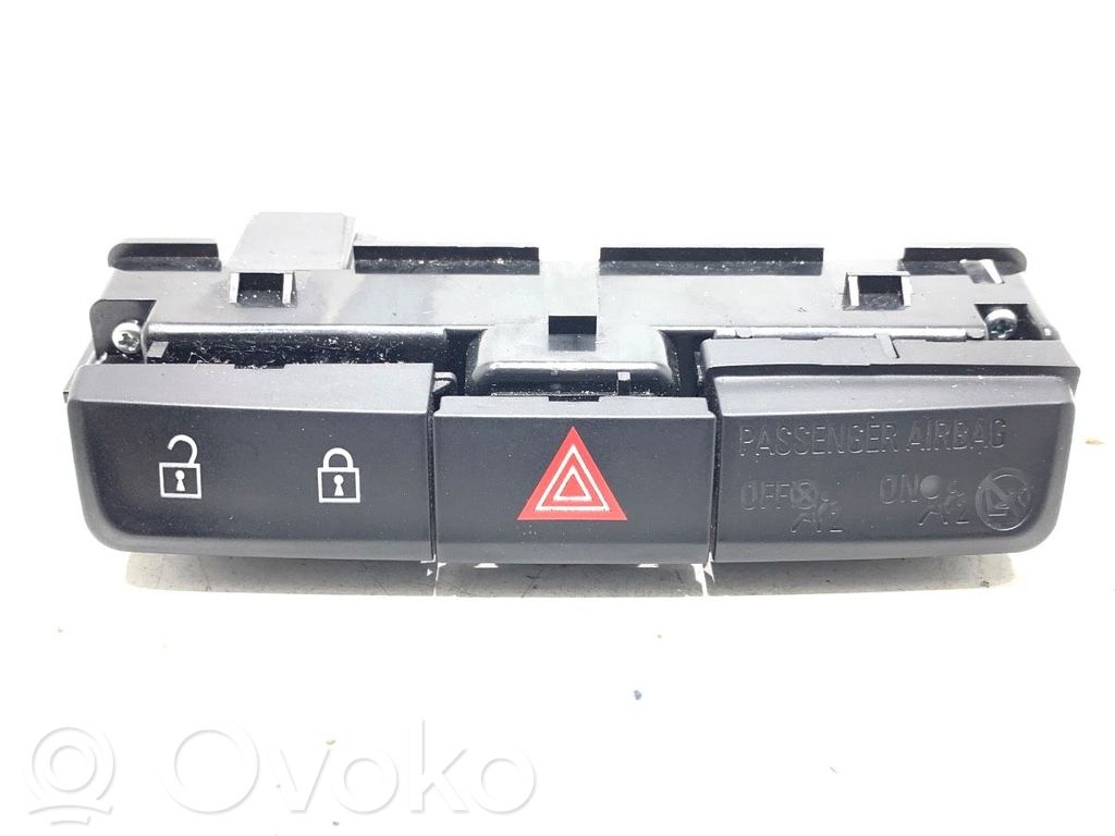 Opel Zafira C Przycisk świateł awaryjnych 