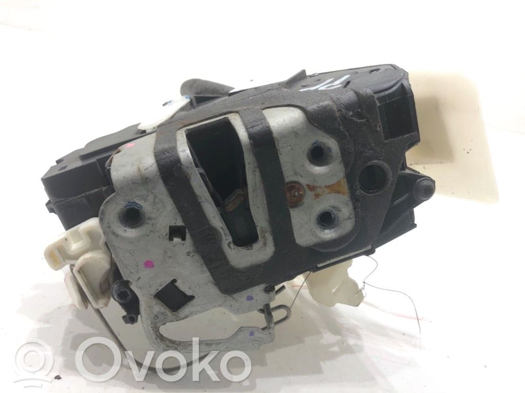 Ford Mustang VI Priekšpusē slēdzene 