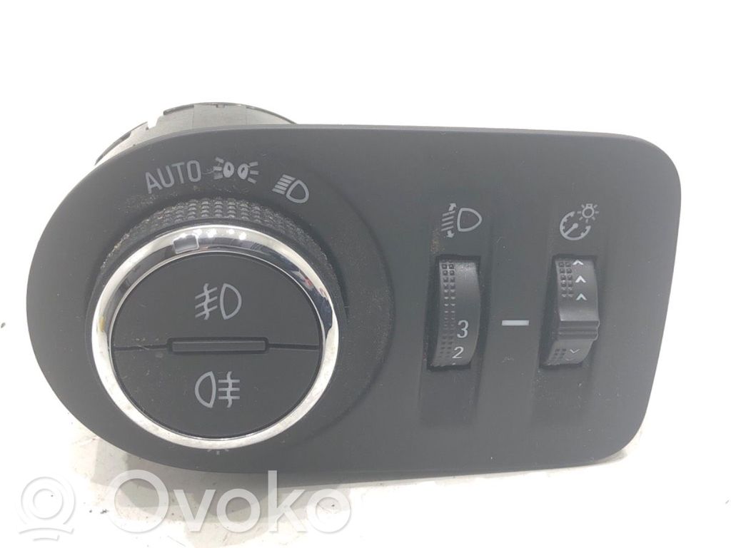 Opel Combo E Citu veidu slēdži / pogas / pārslēdzēji 