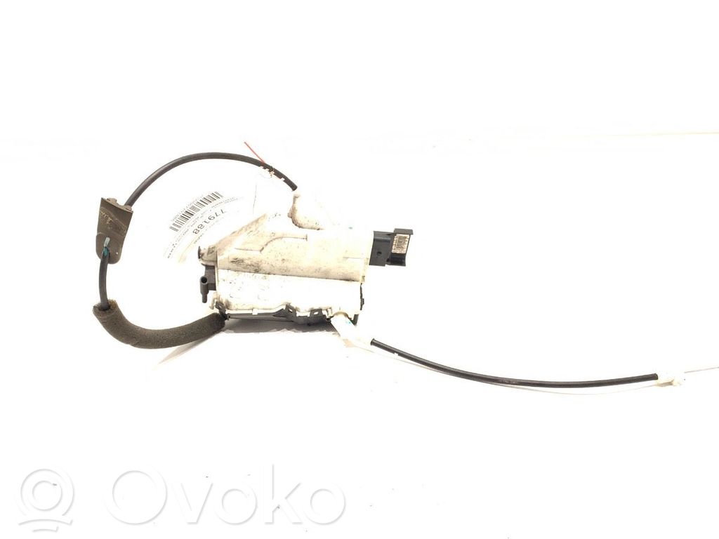 Citroen C3 Priekšpusē slēdzene 