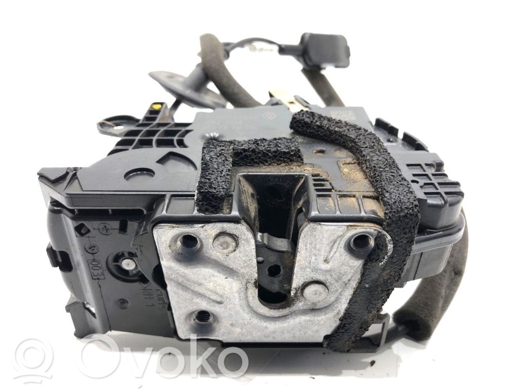 Renault Captur Front door lock 