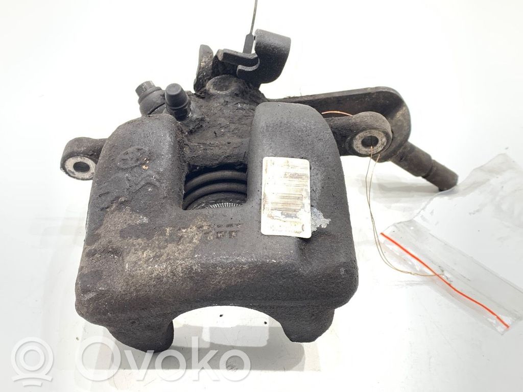 Opel Vivaro Galinis suportas 