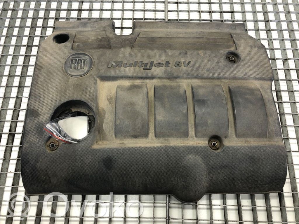 Couvercle cache moteur