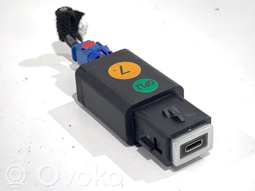 Priză USB   98483947VV