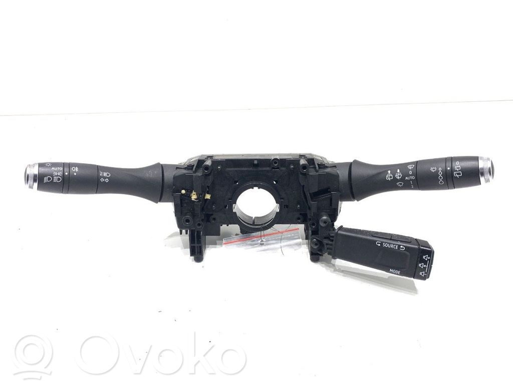 Renault Captur II Wiper turn signal indicator stalk/switch 