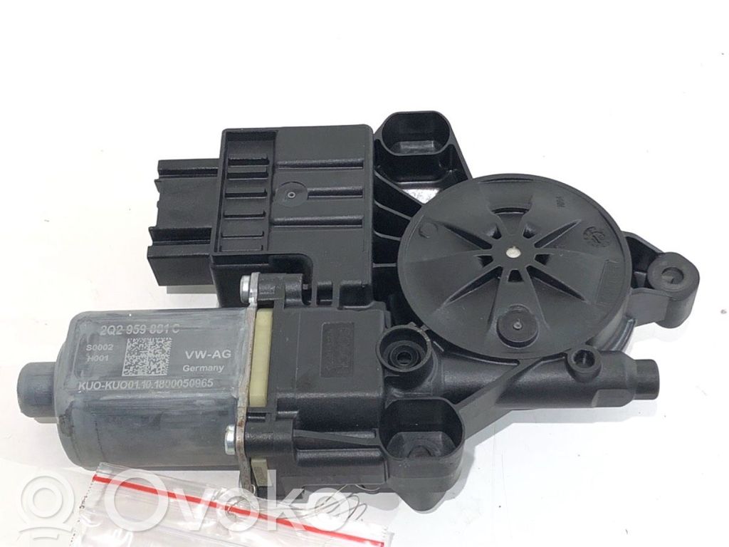Skoda Fabia Mk3 (NJ) Silnik regulatora szyby drzwi przednich 