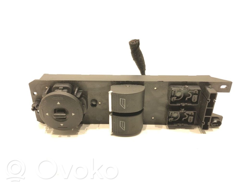 Ford Fiesta Electric window control switch 