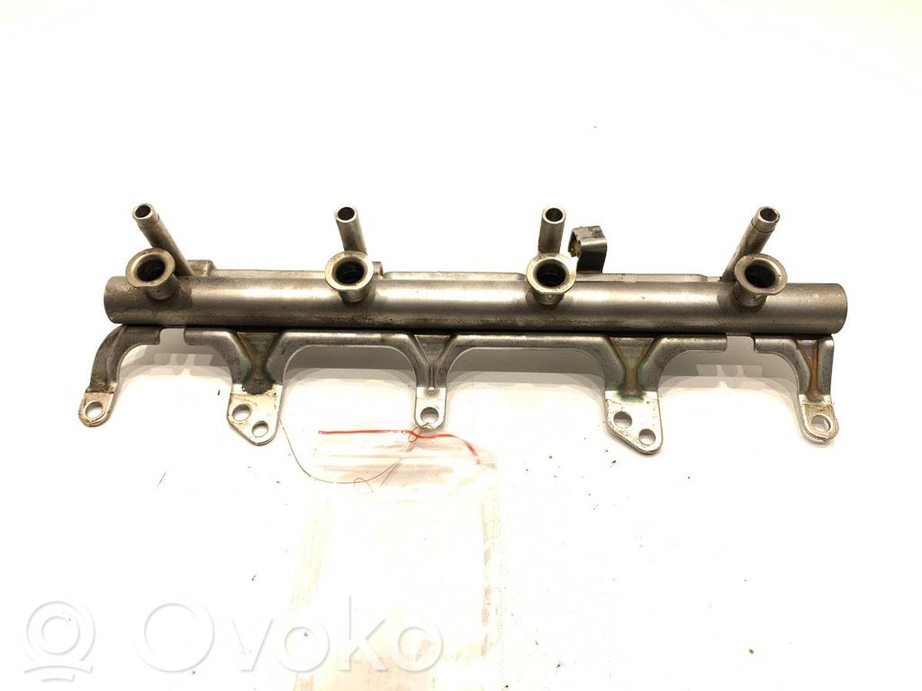 Audi A4 S4 B8 8K Tubo principal de alimentación del combustible 