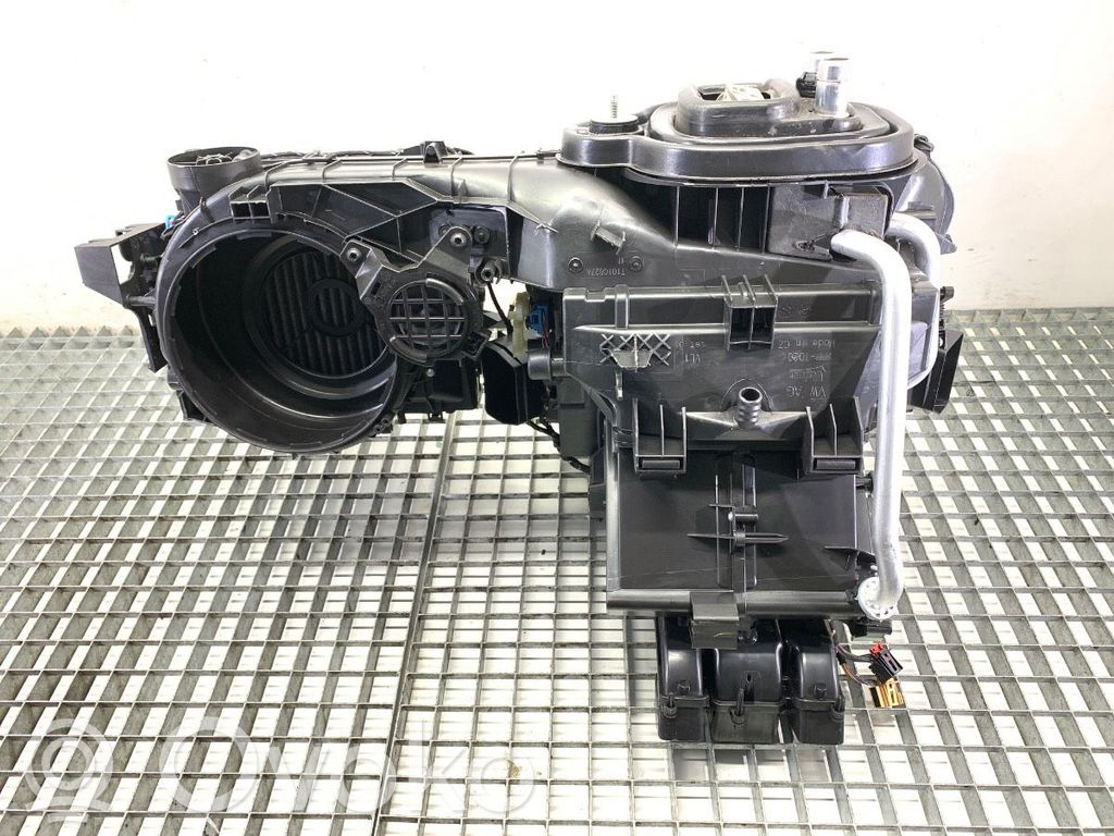 Audi Q3 F3 Radiateur soufflant de chauffage 