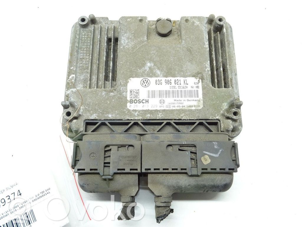 Volkswagen Golf V Motorsteuergerät ECU 