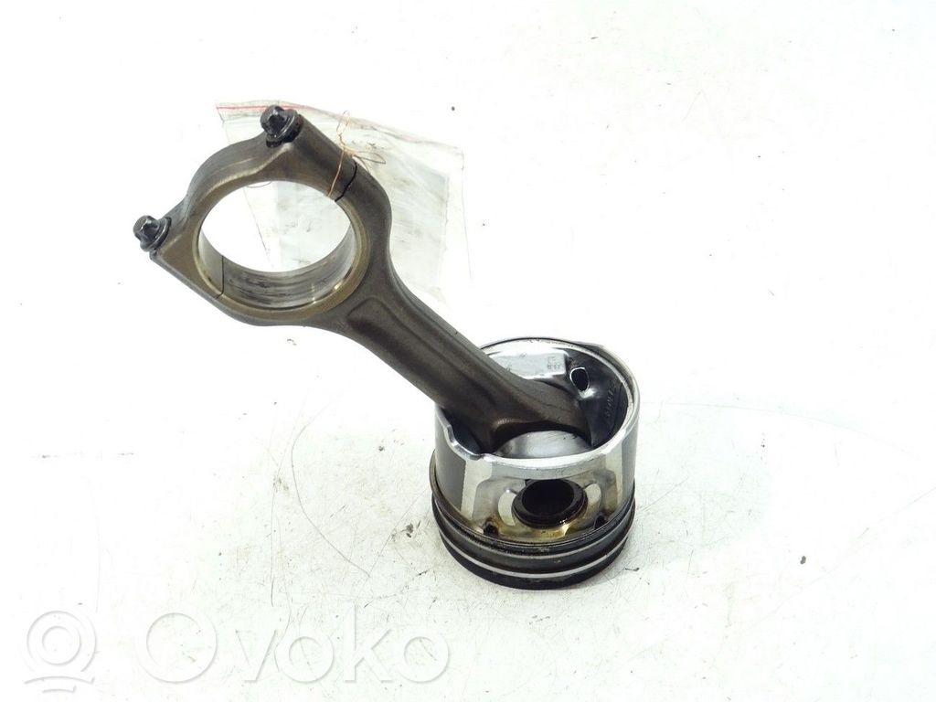 Citroen C4 I Picasso Piston with connecting rod 