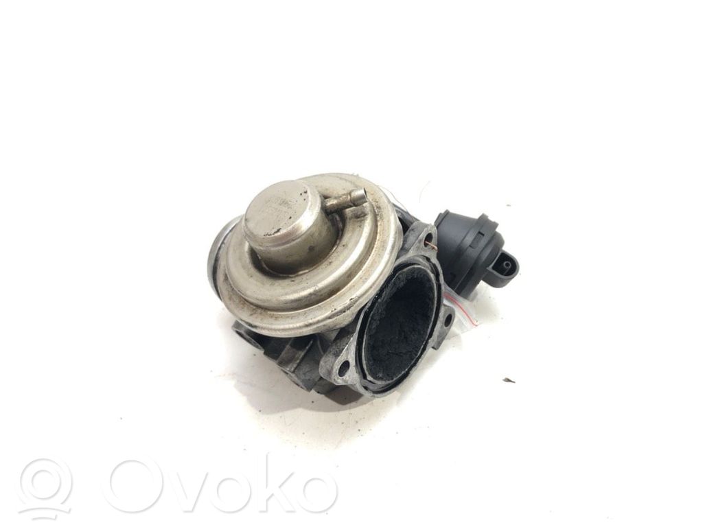 Supapă EGR   038131501E