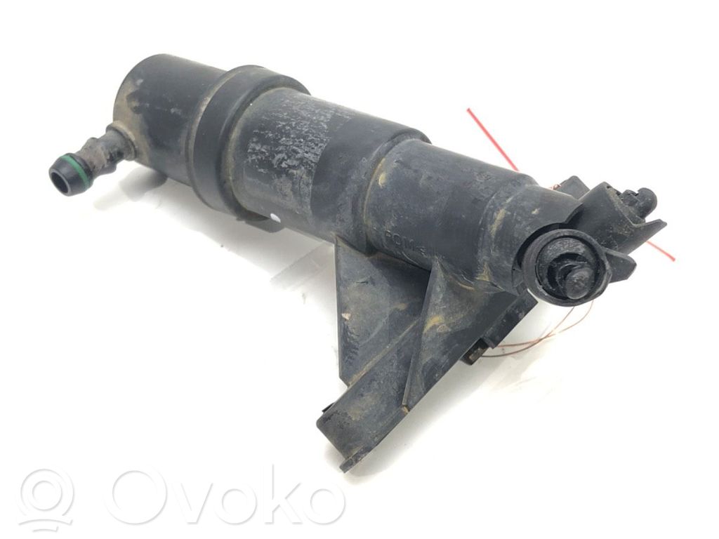 BMW 5 E60 E61 Dysza spryskiwacza lampy przedniej 