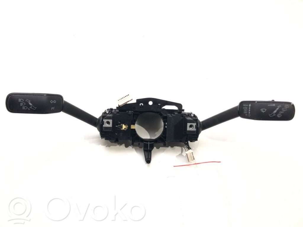 Volkswagen Golf VII Interruptor/palanca de limpiador de luz de giro 