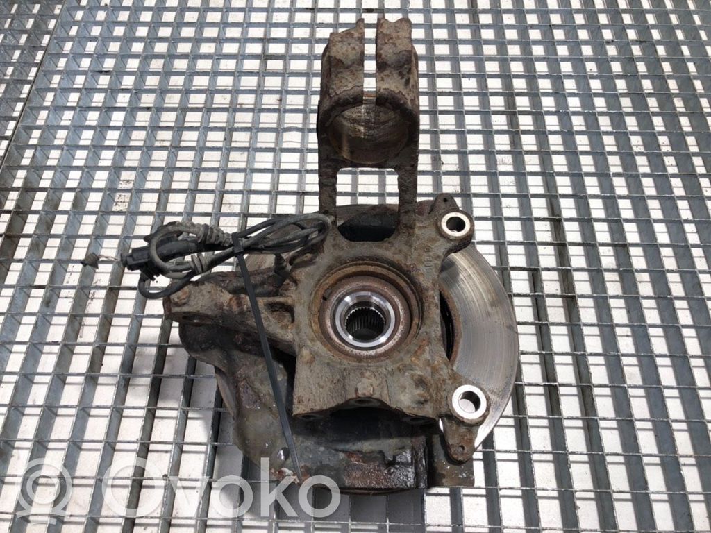 Front wheel hub spindle knuckle