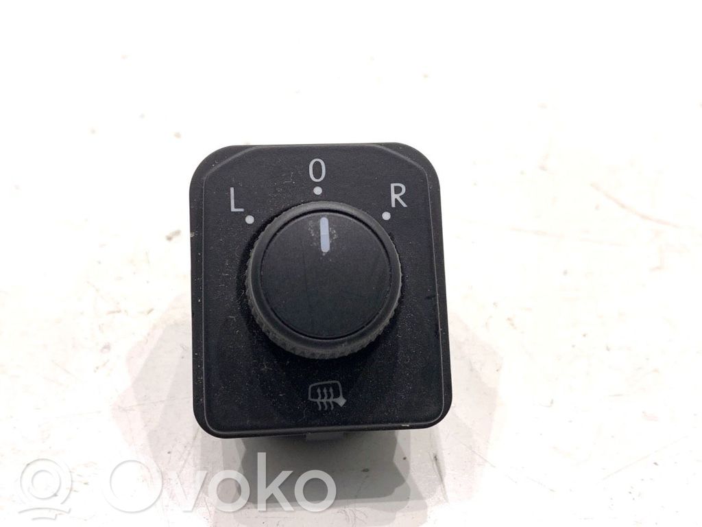 Skoda Octavia Mk4 Przycisk regulacji lusterek bocznych 