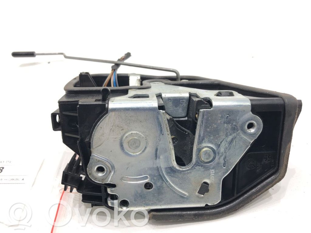 BMW X3 F25 Serratura portiera posteriore 