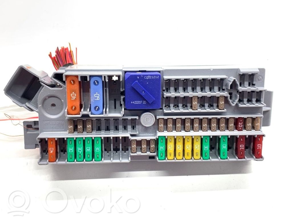 BMW 5 G30 G31 G38 Juego de caja de fusibles