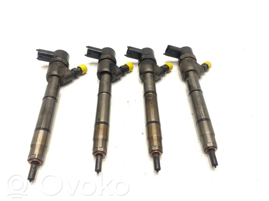 KIA Carens III Juego de inyectores de combustible 