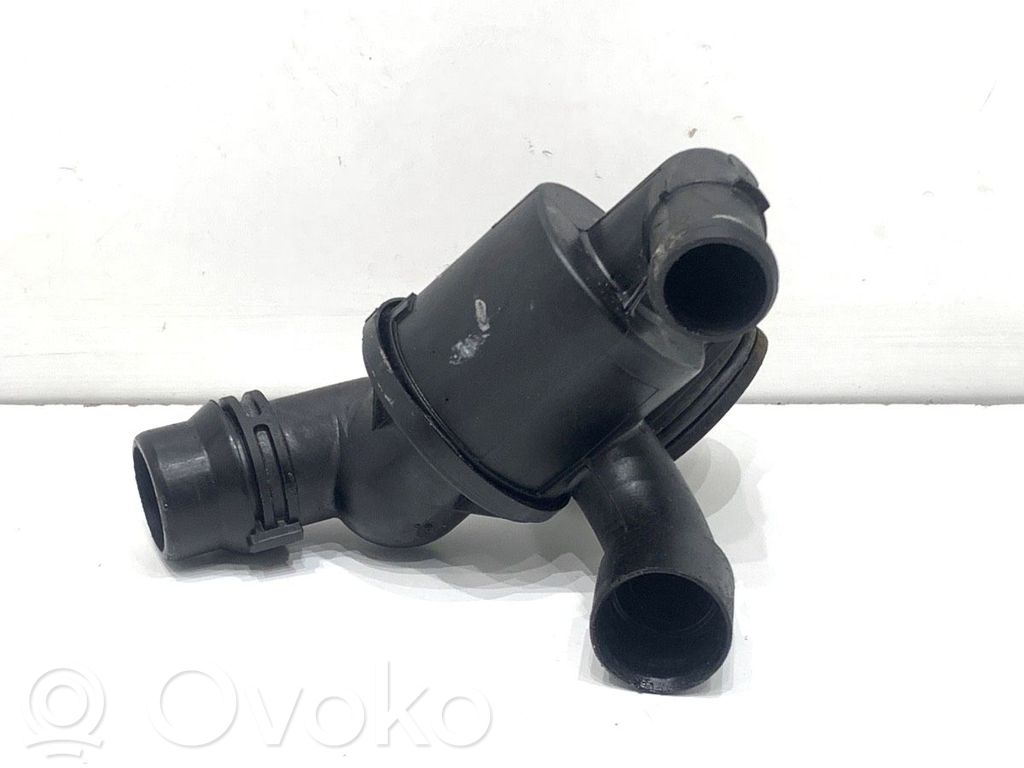 Audi A4 S4 B8 8K Termostat/carcasă termostat 