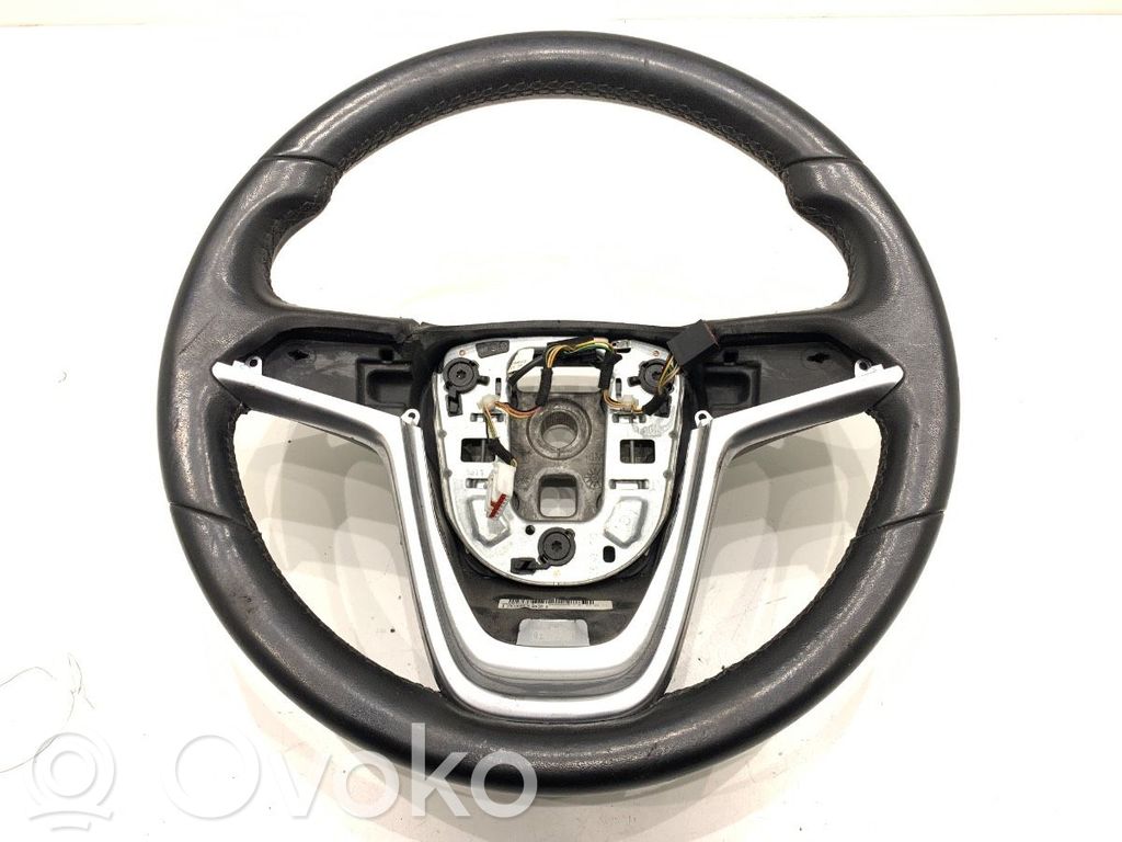 Opel Astra J Ohjauspyörä 