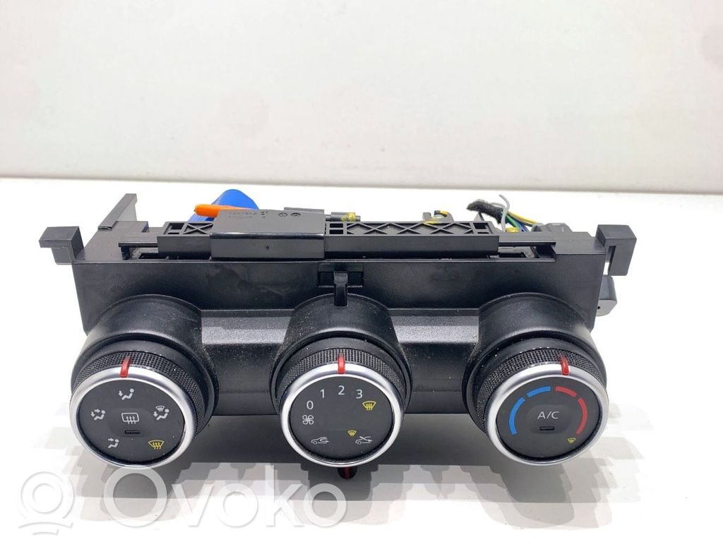 Dacia Duster II Interior fan control switch 