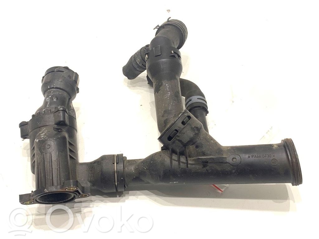 Audi A5 Tubo flessibile del liquido di raffreddamento del motore