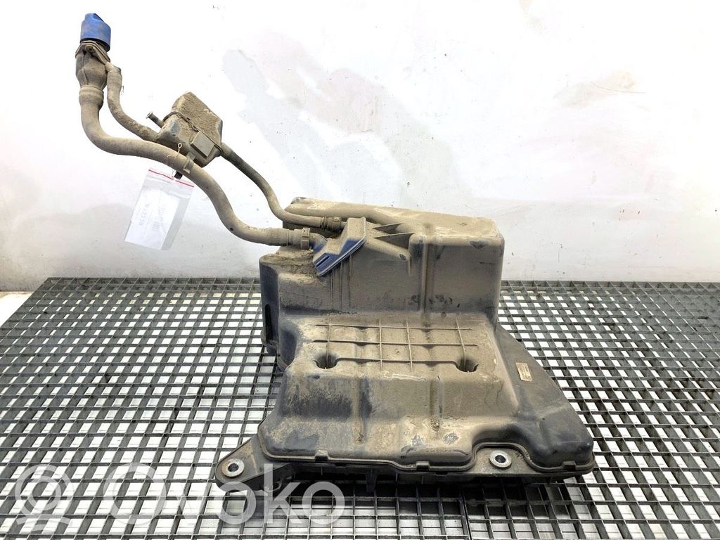 Audi A4 S4 B9 8W Polttoainesäiliö 