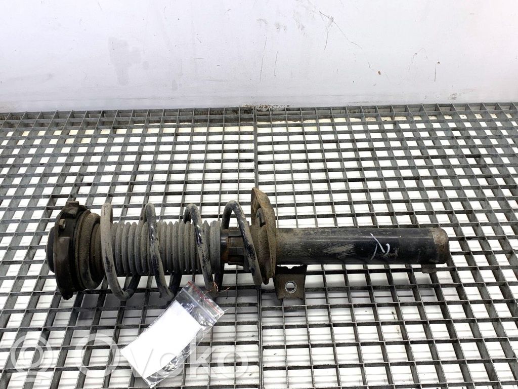 Volkswagen PASSAT B7 Etuiskunvaimennin 