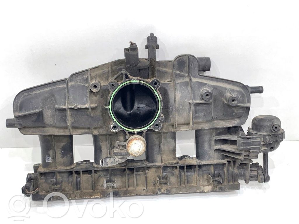 Volkswagen PASSAT B7 Kolektor ssący 