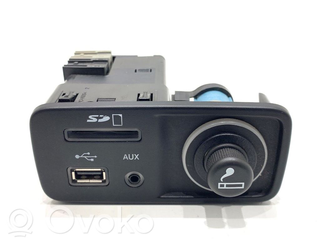 Enchufe conector USB   68139536AC