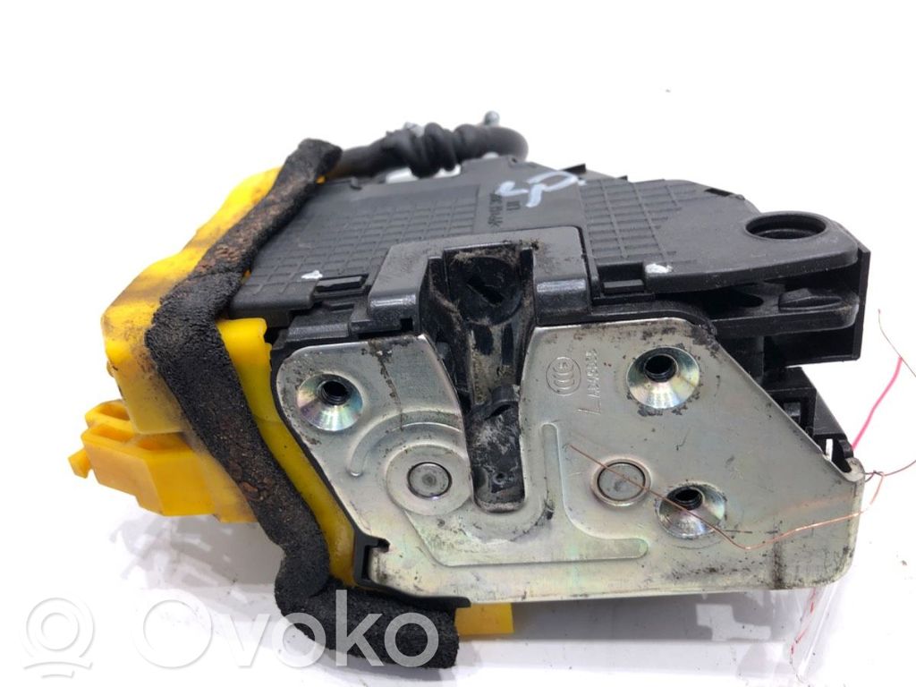 Hyundai i30 Priekšpusē slēdzene 