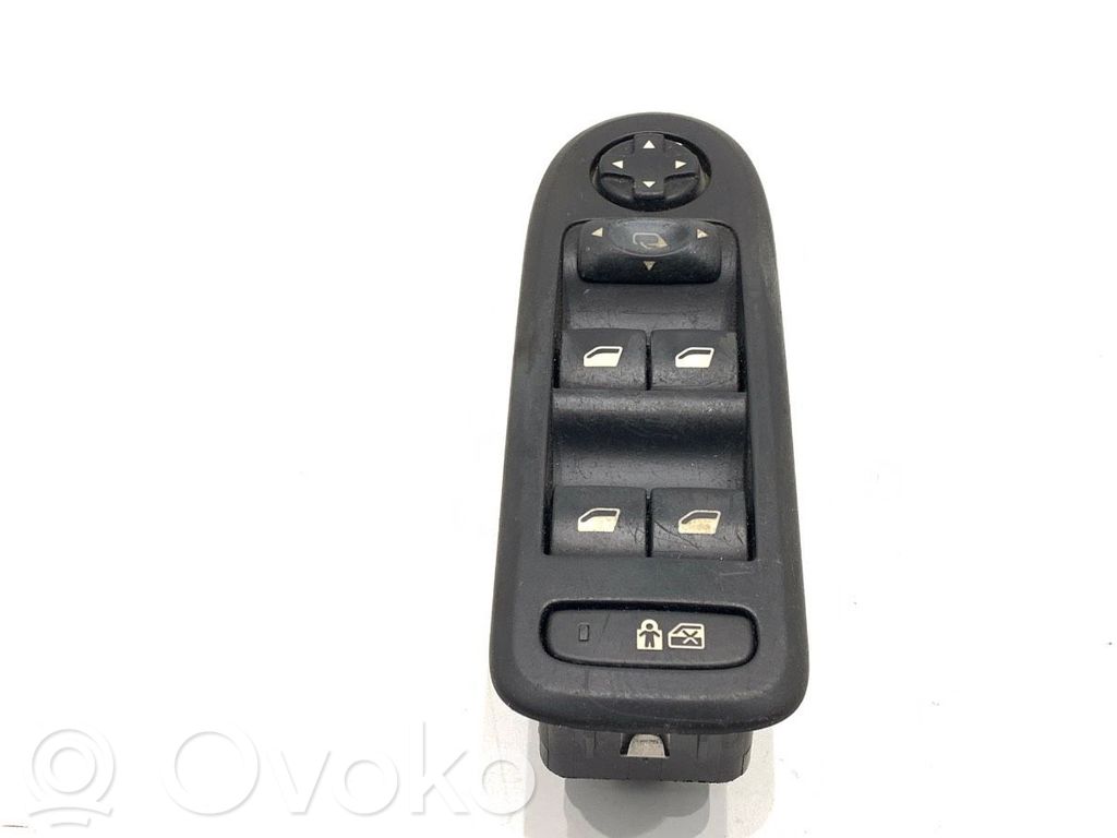 Electric window control switch   96660257XT