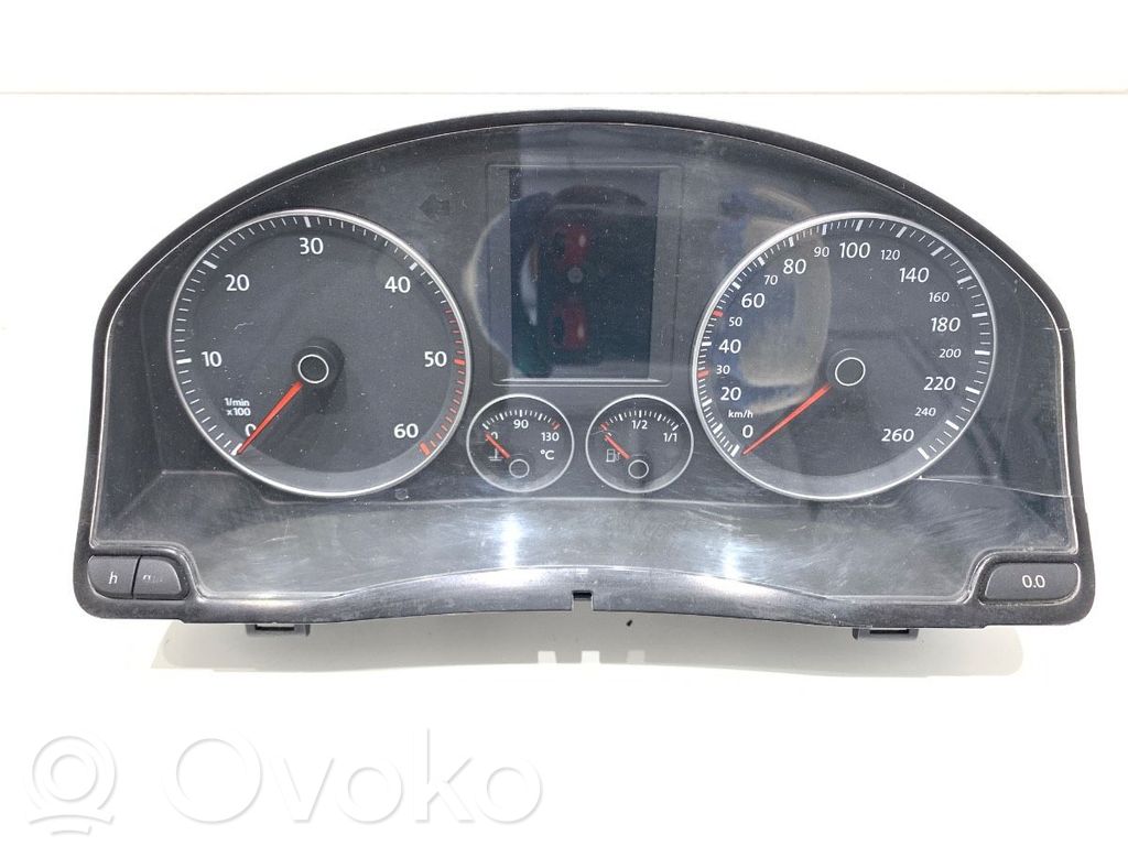 Volkswagen Golf V Vitezometru (grup de instrumente)