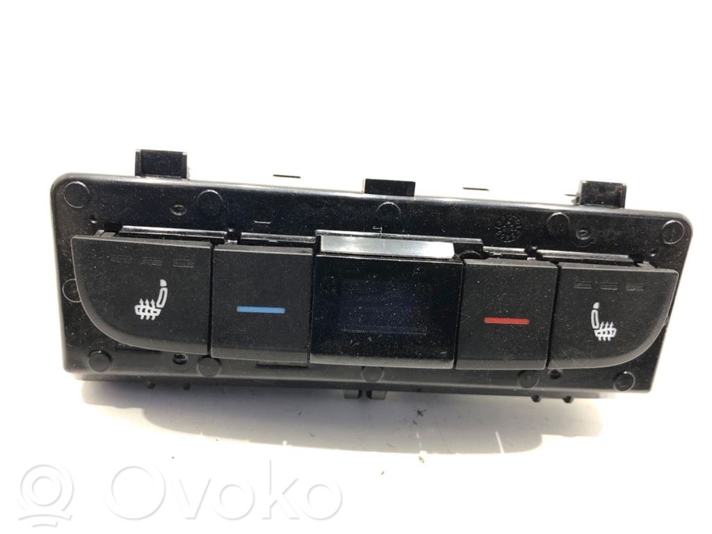 Skoda Octavia Mk4 Przełącznik / Włącznik nawiewu dmuchawy 