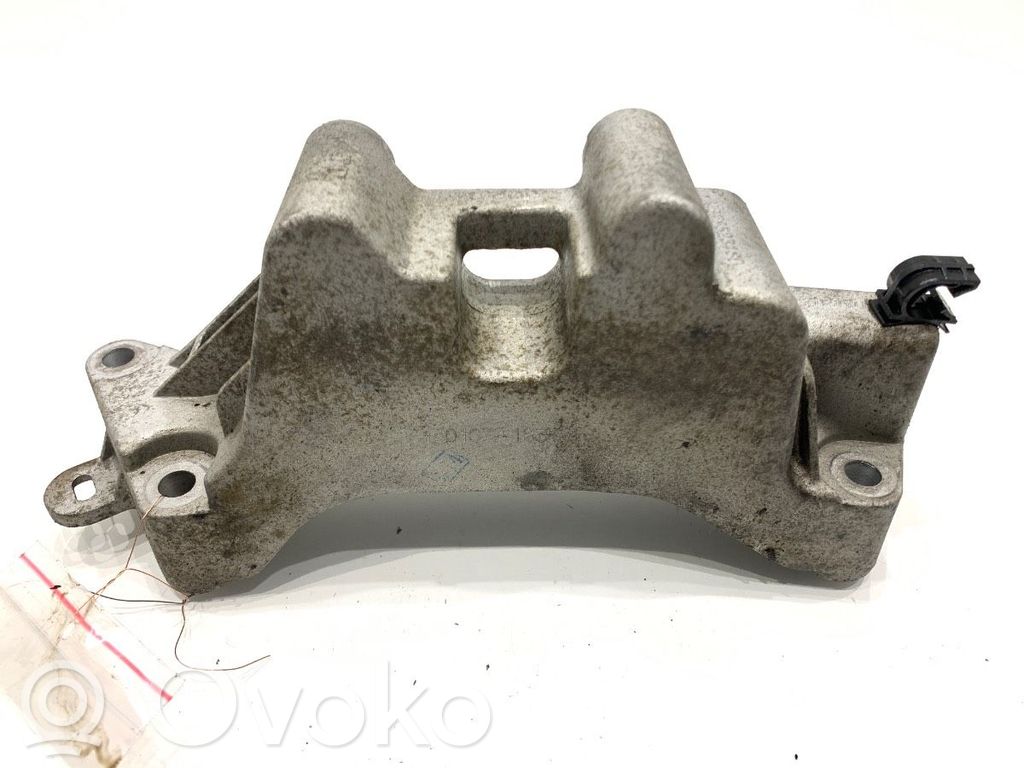 Citroen C4 II Engine mounting bracket 