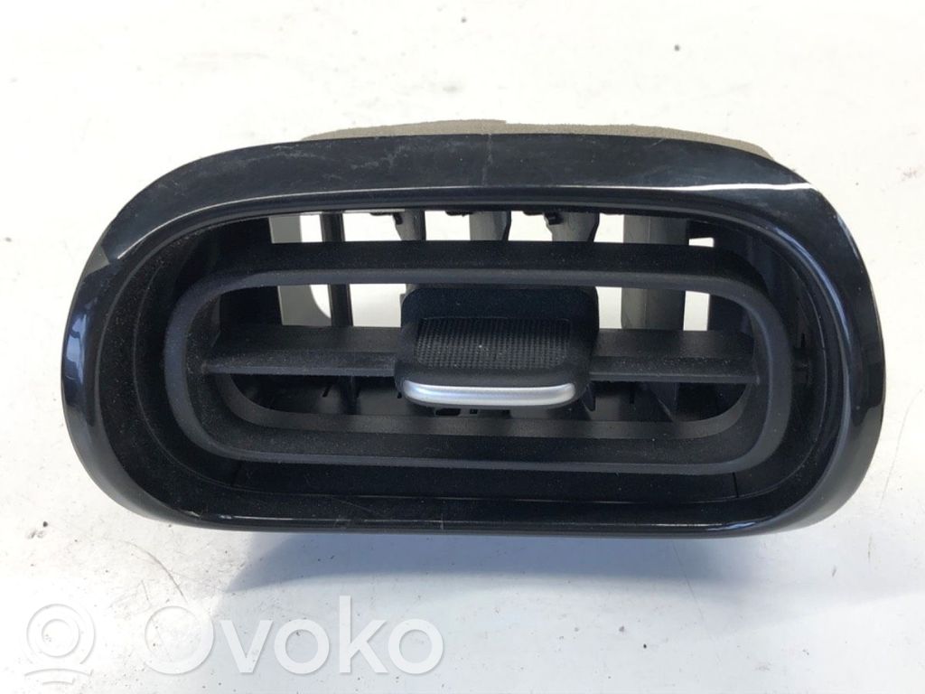 Toyota Yaris Cross Griglia di ventilazione posteriore 