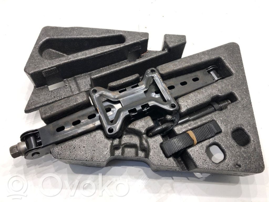 Ford S-MAX Kita dugno detalė 