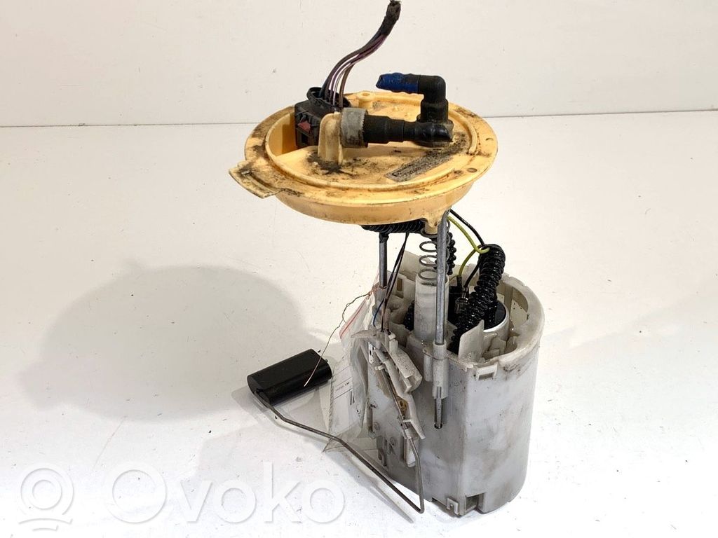 Volkswagen PASSAT B6 Bomba interna de combustible 