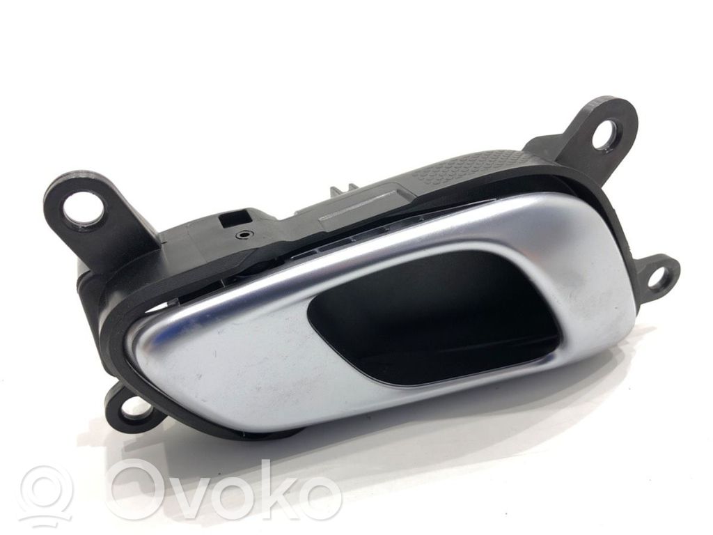 KIA Xceed Manecilla interna puerta delantera 