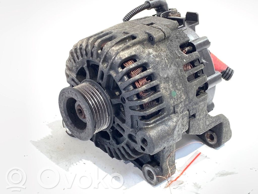 Audi A5 8T 8F Generatore/alternatore 