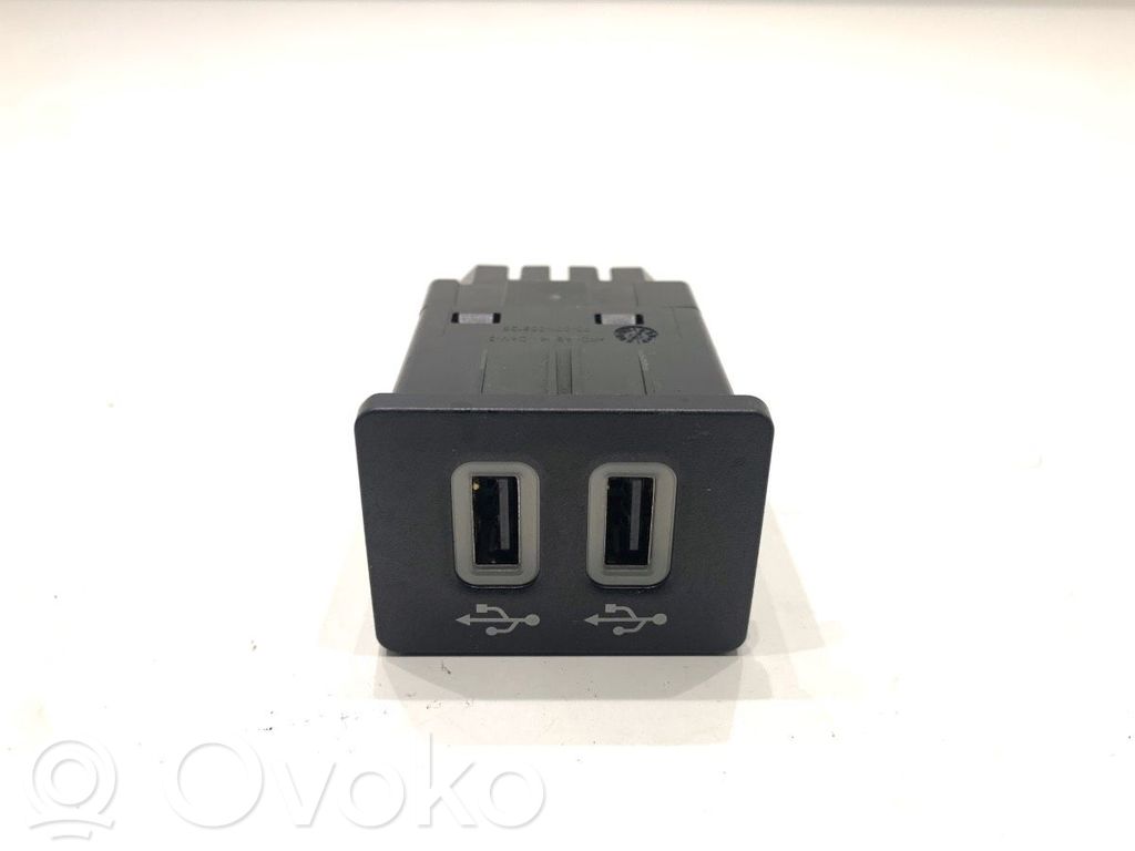 USB socket connector   HC3T14F014AC
