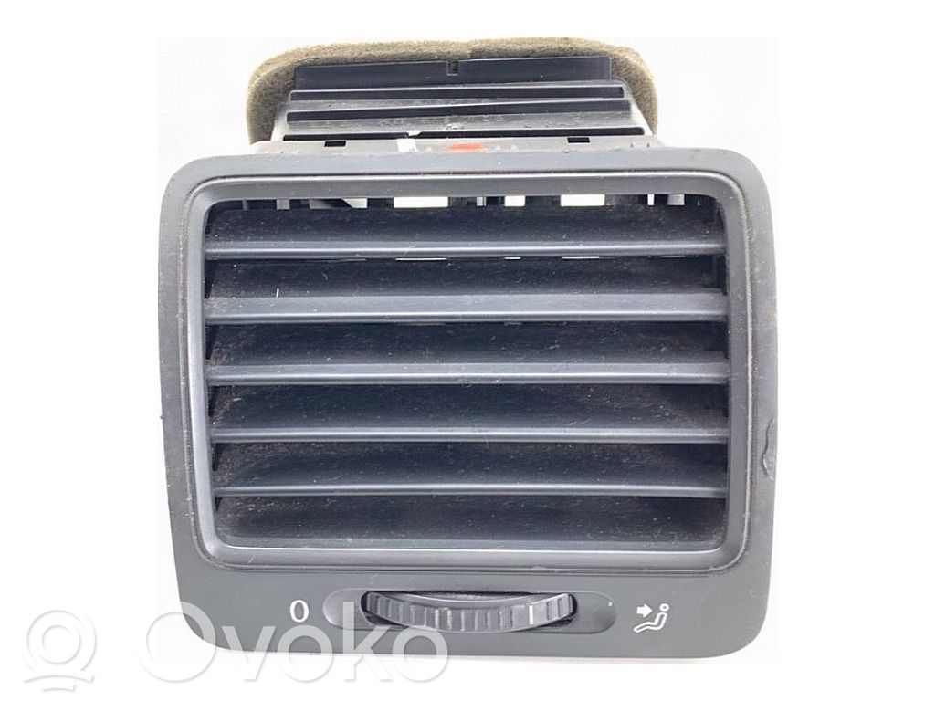 Volkswagen Golf V Grilă ventilație spate 