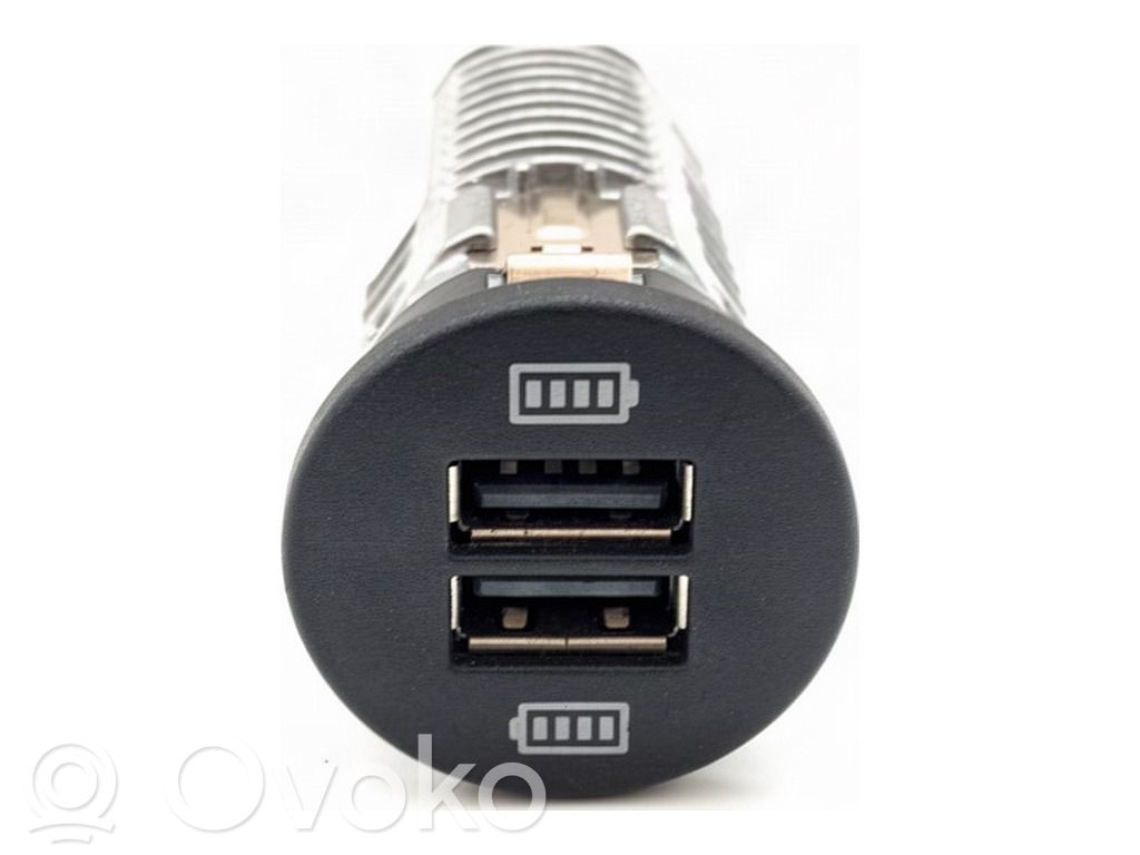 Porsche Cayenne (92A) Gniazdo / Złącze USB 