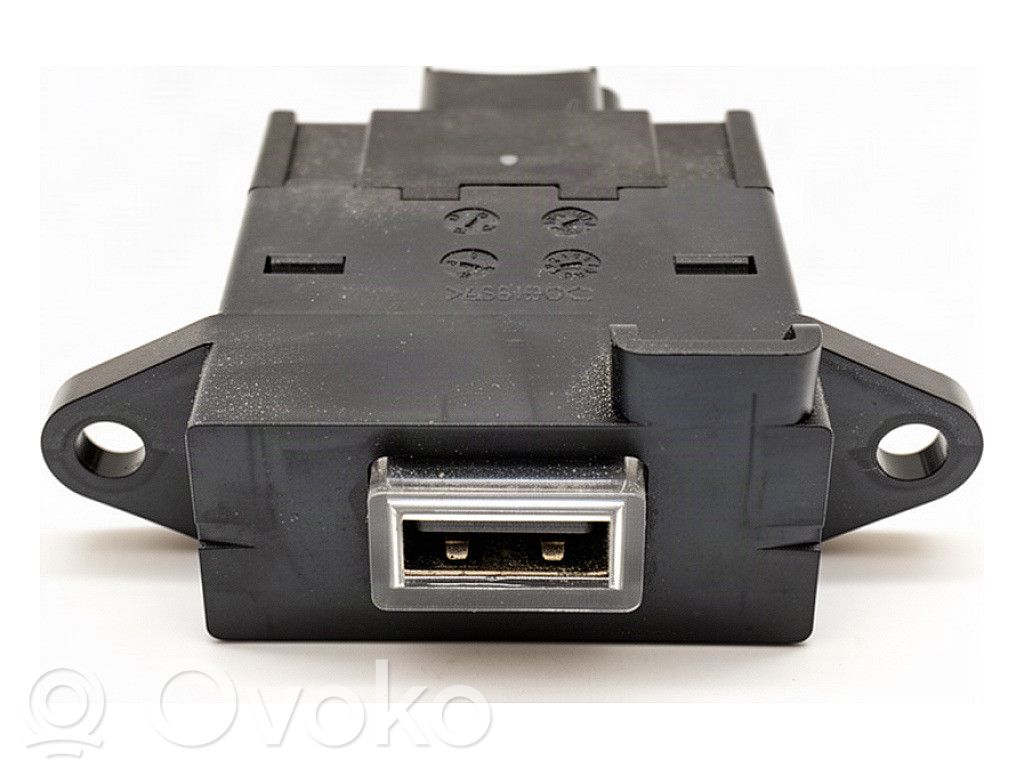 Alfa Romeo Giulia Gniazdo / Złącze USB 